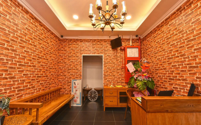 OYO 90572 J Hotel Masjid India