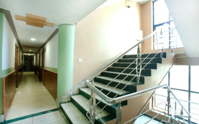 OYO 343 Pop Life Hotel