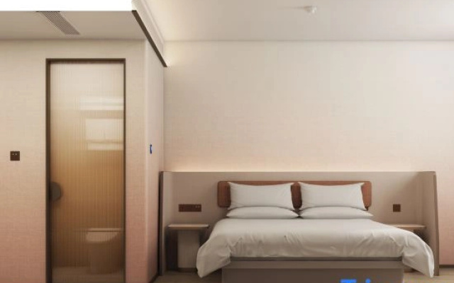 HanTing Hotel (Guangzhou Baiyun Mountain Foreign Languages and Foreign Trade University)