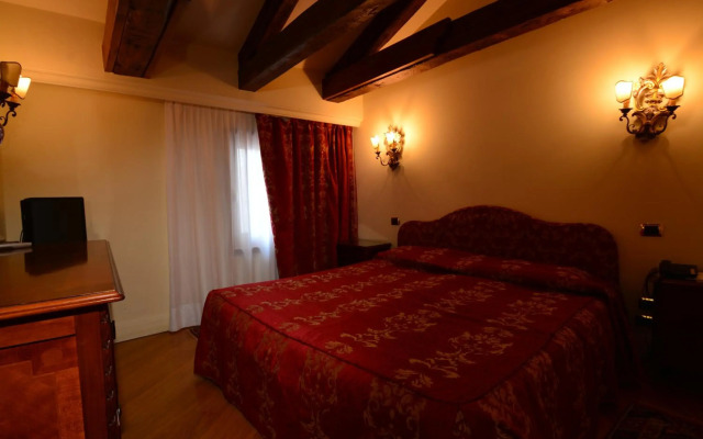 Torre dell'Orologio Suites