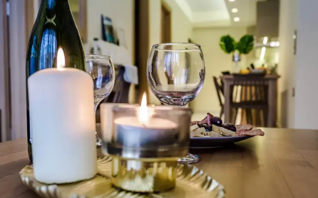 Le Mar Luxury Apartments by Checkin
