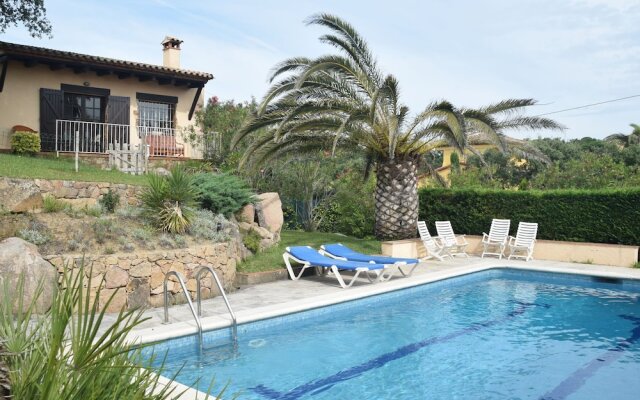 Cozy Holiday Home With Nice Terrace and Fenced Private Pool, Near Platja D'aro