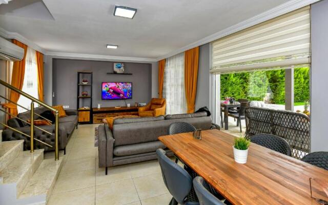 Blue - 4 Bedroom Holiday Villa in Hisarönü