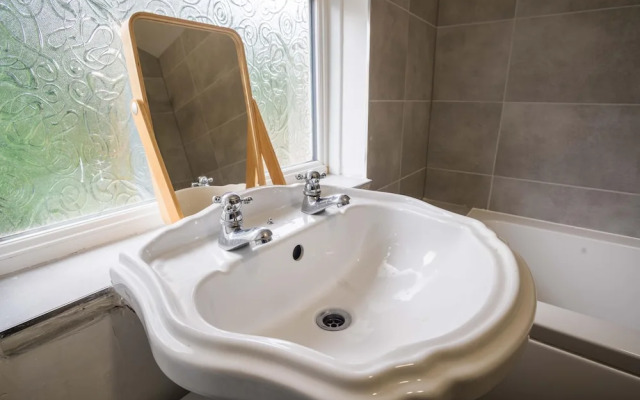 Spacious Home Ideal for Birmingham Commute