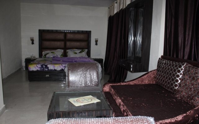 Puri Guest House, Hotel & Restaurant