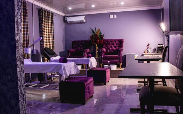 Gold Crown international Hotel