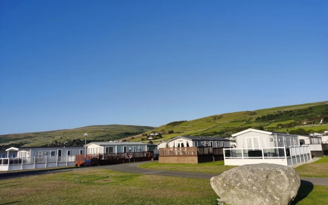 Sea and Mountain View Sunbeach Holiday Snowdonia