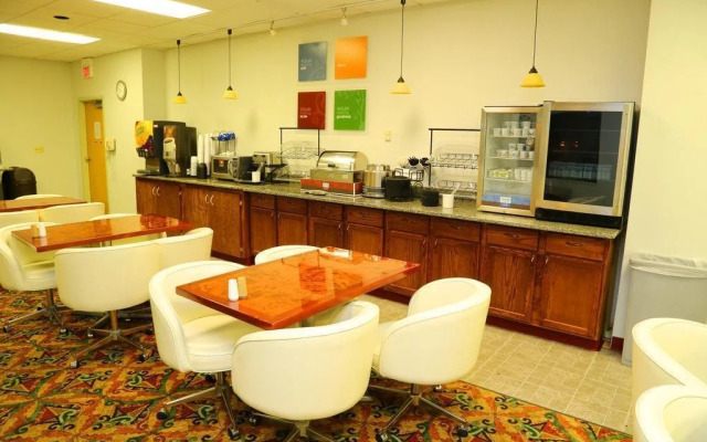 Comfort Inn & Suites Dtwn Lakeshore