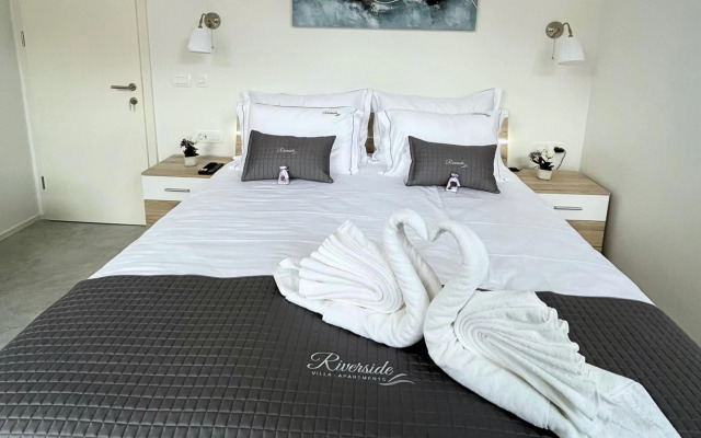 Villa Riverside