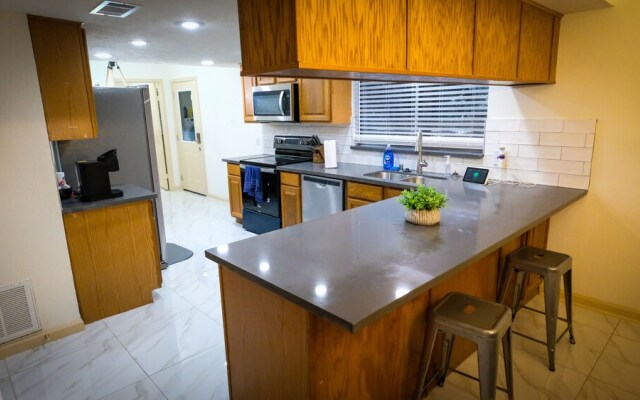 3Bdrm 2.5Bath 4Beds - IAH Arprt Spring