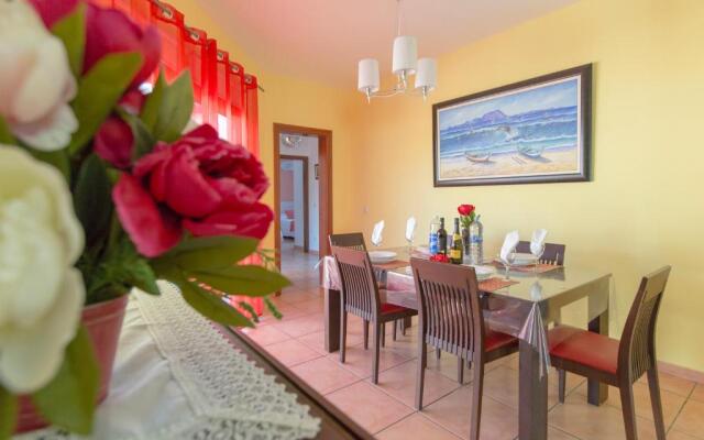 Villa Bella Lucia 1. Piscina Climatizada, WiFi, BBQ.