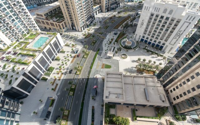 Lux BnB  Dubai Creek Harbour BLVD Views