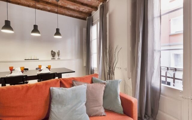 Welcoming 2 Bed With Balcony In Gracia