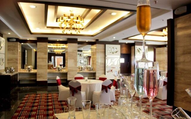 The Golden Palms Hotel & Spa Delhi