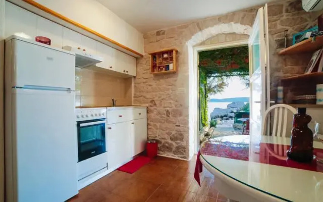 Beachfront Apartment In Dalmatia