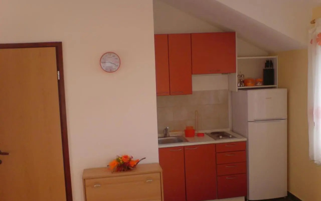 Orange studio Eni