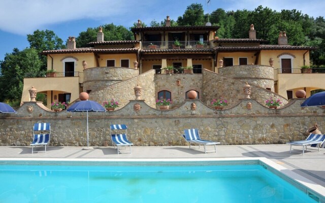 Lavish Mansion with Pool & BBQ