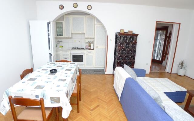 Apartment for 5 Persons With Balcony