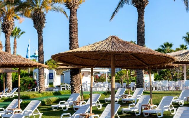 Отель Miracle Resort - All Inclusive