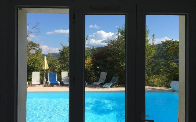 Studio indépendant dans villa avec piscine à Gap