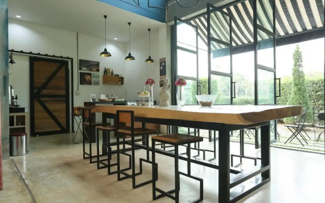 Manonnee Hotel