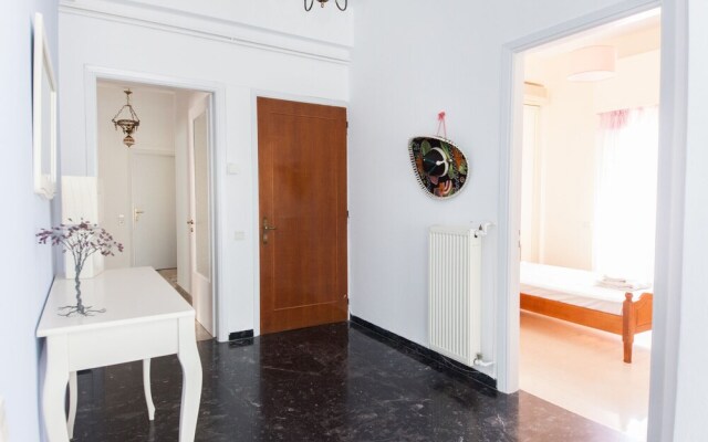 Spacious New apt w View in Agia Varvara