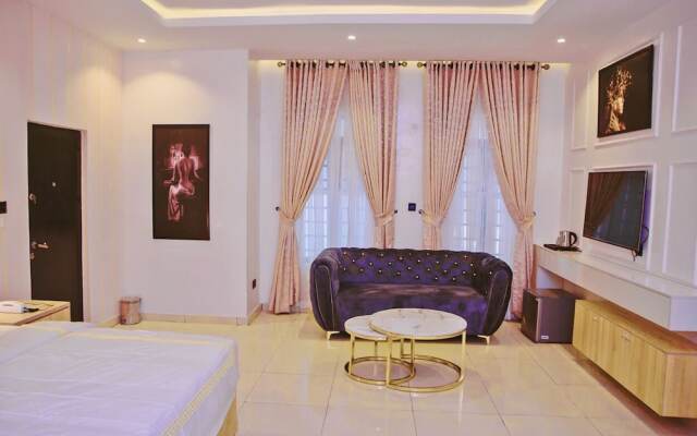 El Castillo Pretigious Hotel
