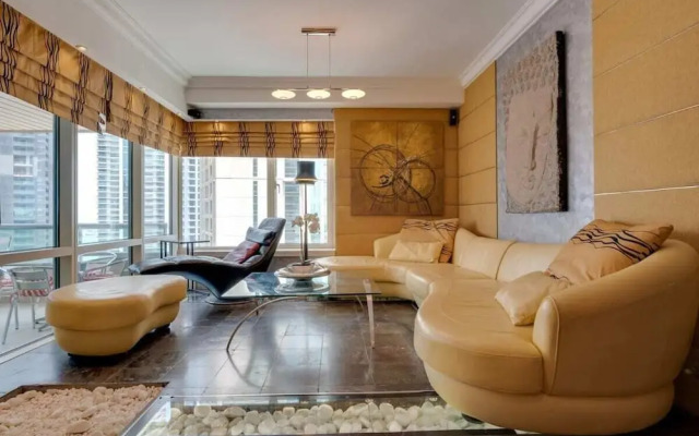 Uniquely Designed Apartment Dubai Marina Views