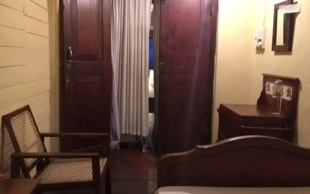 Olde Empire Hotel