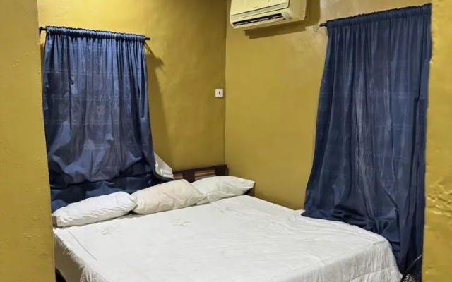 Sparcles Hotel and Lounge