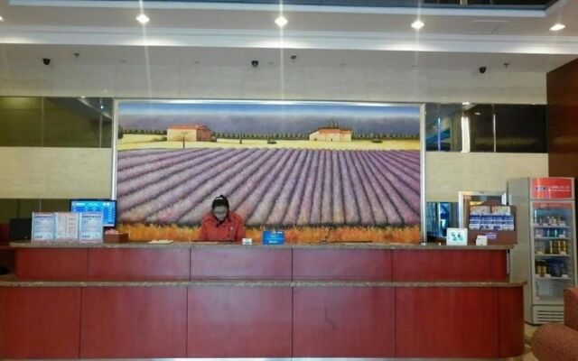 Hanting Express Weifang Shengli East Street Wenhua Road