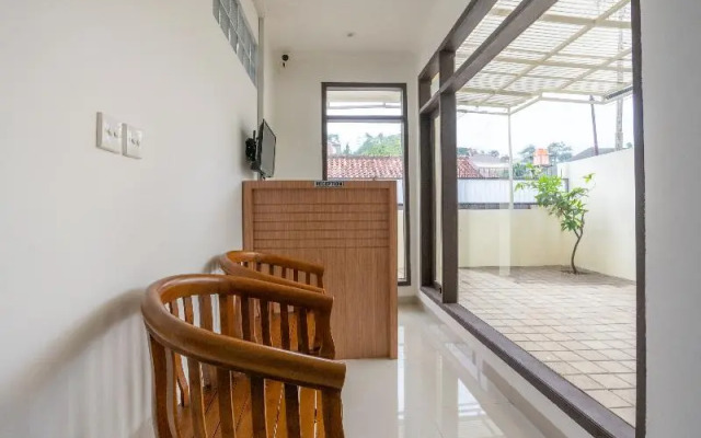 Hegarbudhi Residence by OYO Rooms