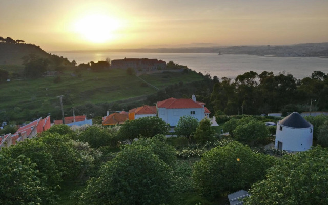 Olá Belém! Cozy Windmill, Stunning views to Lisboa