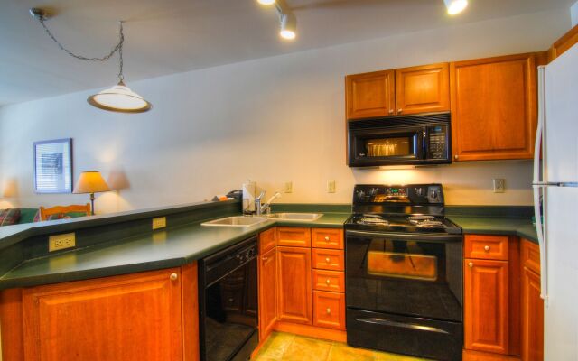 Zephyr Mountain Lodge