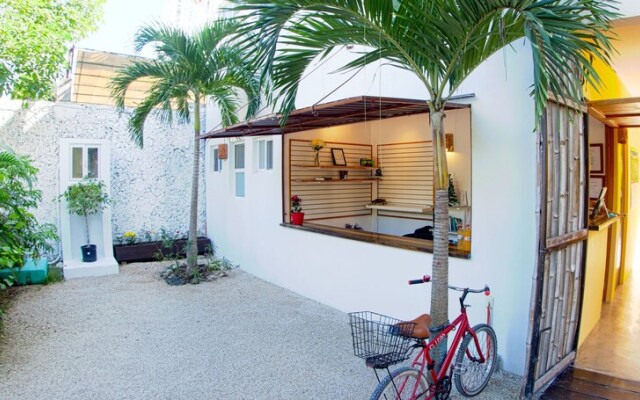 Mango Hotel