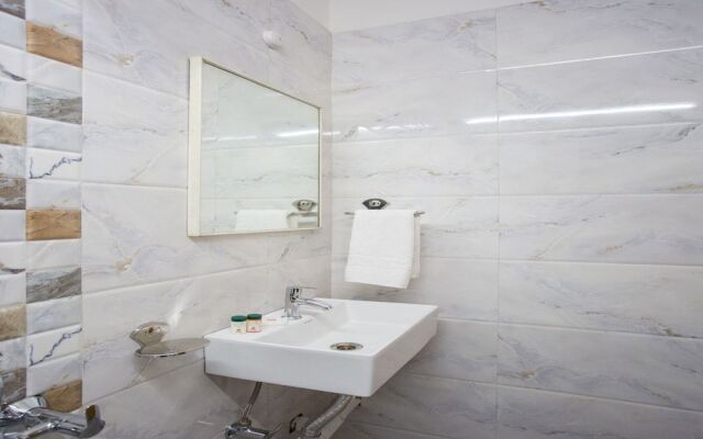 OYO 11499 Hotel Padma Krishna