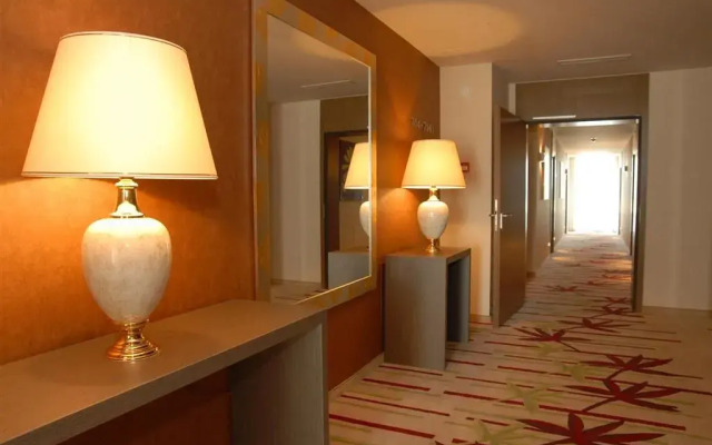 Golden Tulip Ana Dome