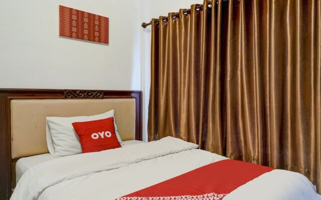 OYO 90645 Karisma Residence