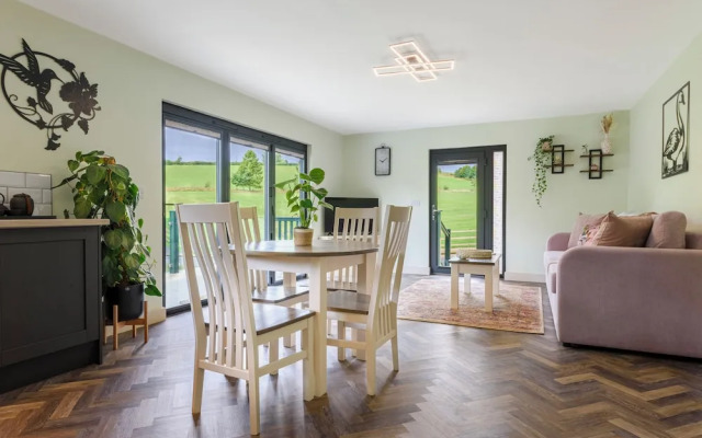 Secret Waterside Lodges in Worcestershire