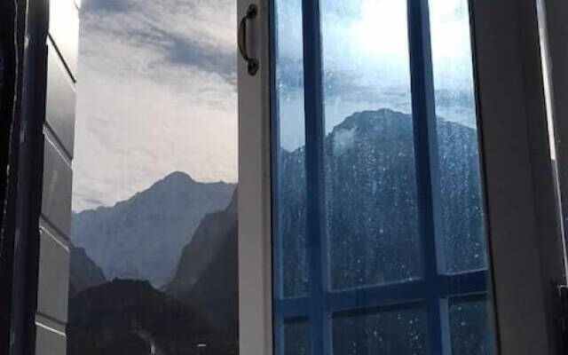 Diran Peak View hotel