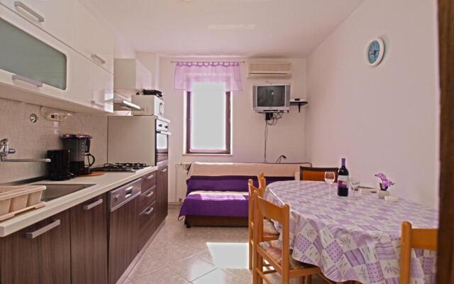 Apartments Orange 768