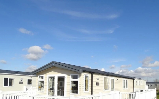 Luxury Hot Tub Retreat Caravan At Tattersall