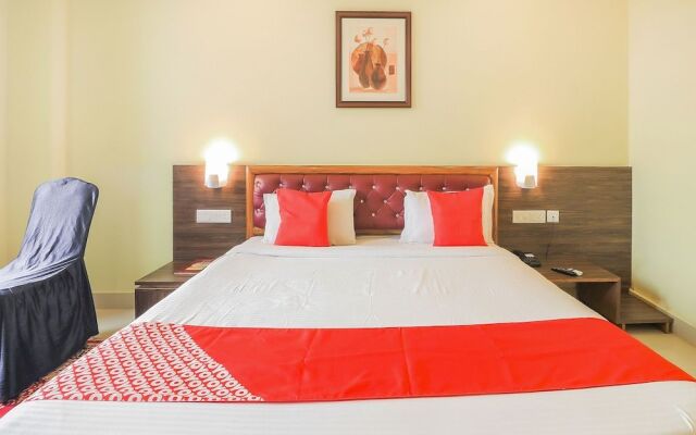 OYO 7583 Hotel Suraj Palace 1