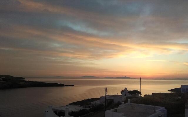 Enjoy Cyclades Apartments