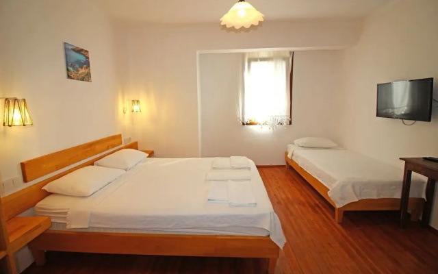 Lefkofris Hotel