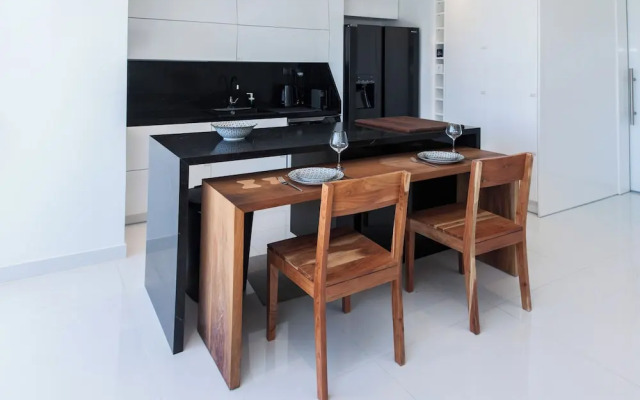Marousi 2 Bd Luxury Living w Shared Pool