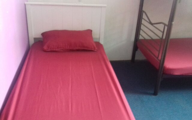 Submarine Guest House Central Market - Hostel