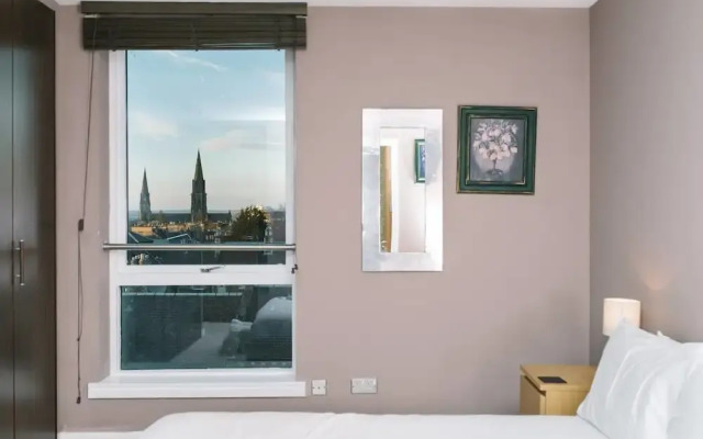 City Centre 2bed with Free Parking & Elevator