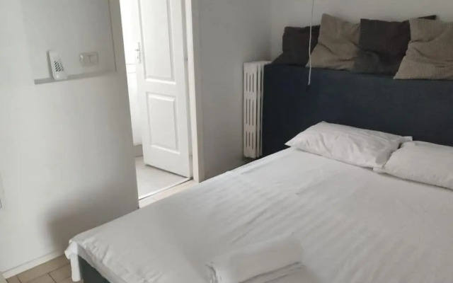 Apartment University