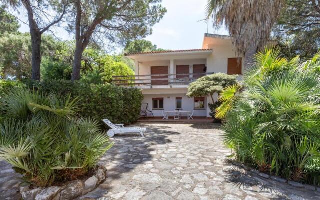 Scopello Flat with Panoramic Courtyard and Parking